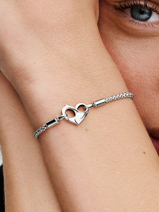 Pandora Bracciale Maglia Geometrica con Chiusura Moschettone a Cuore